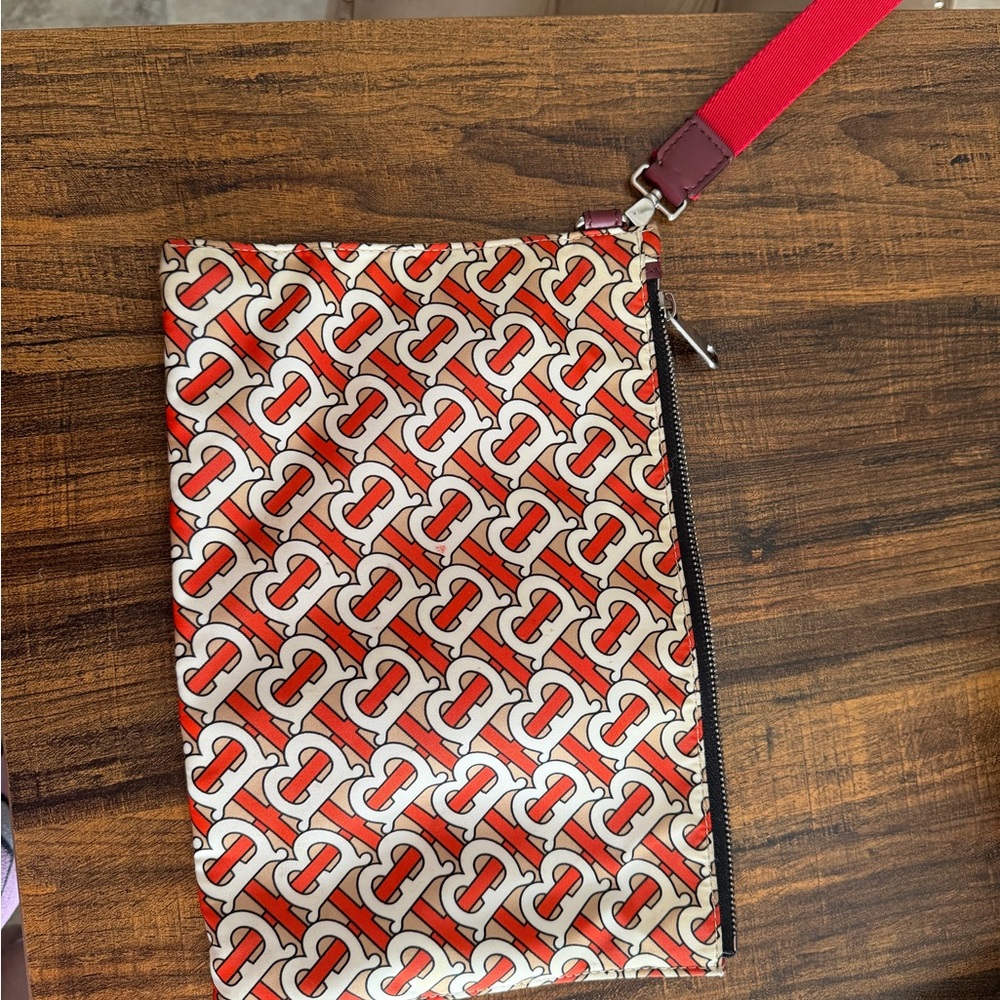 Chic Red and Cream Geometric Clutch